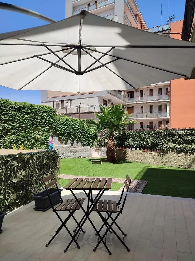 Appartamento Incantevole Con Parcheggio E Giardino Catania